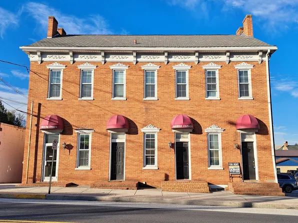 9 Baltimore Street, 9 Baltimore St APT 1, Codorus, PA 17311