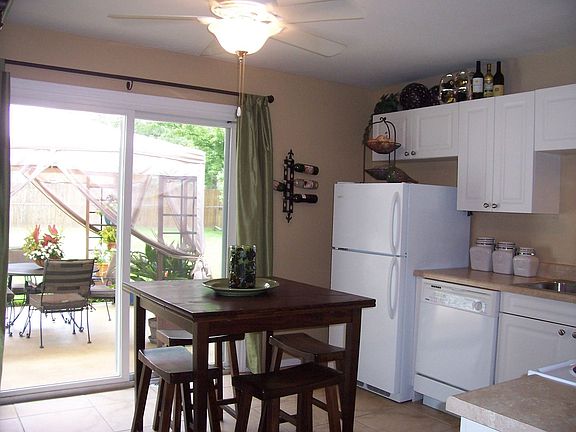 5th image of 5705 N Graceland Dr
