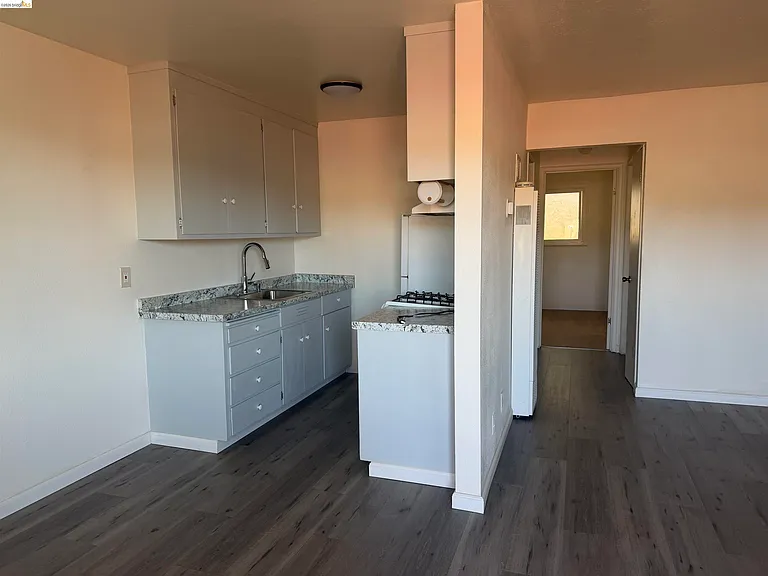 14761 S San Pablo Ave #6 — Photo 9