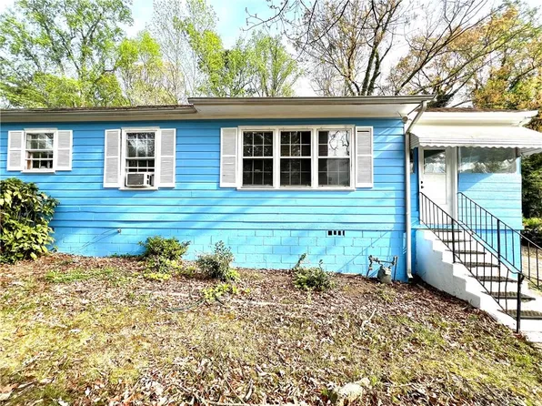 2751 Baker Ridge Dr NW, Atlanta, GA 30318