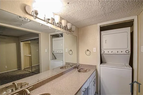 9835 Walnut St #202 — Photo 4