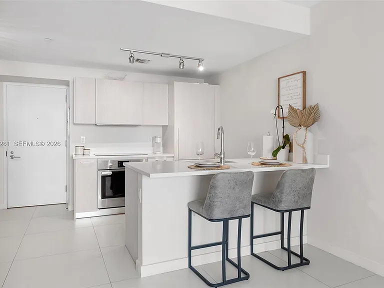 501 NE 31st St #1503 — Photo 7