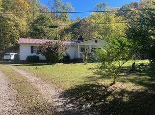 2890 State Route 302, Van Lear, KY 41265