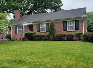 204 Alcott Rd, Saint Matthews, KY 40207