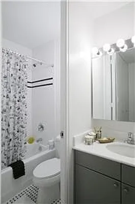 Rented by Metropolis Real Estate of Manhattan | media 20
