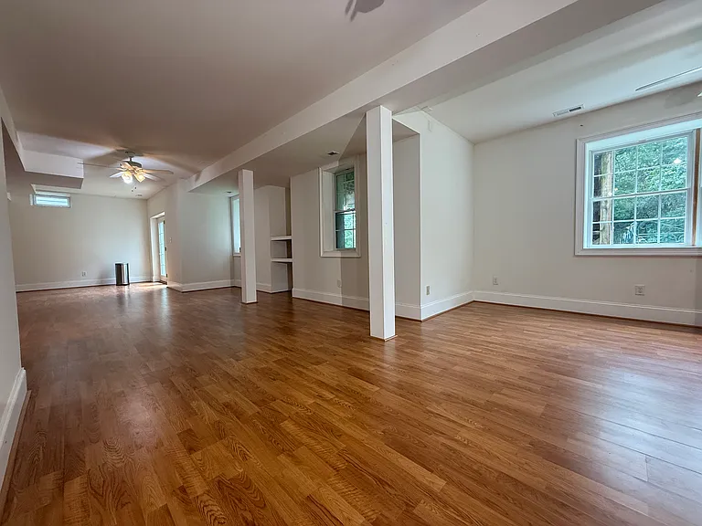 606 Winston Ln — Photo 34