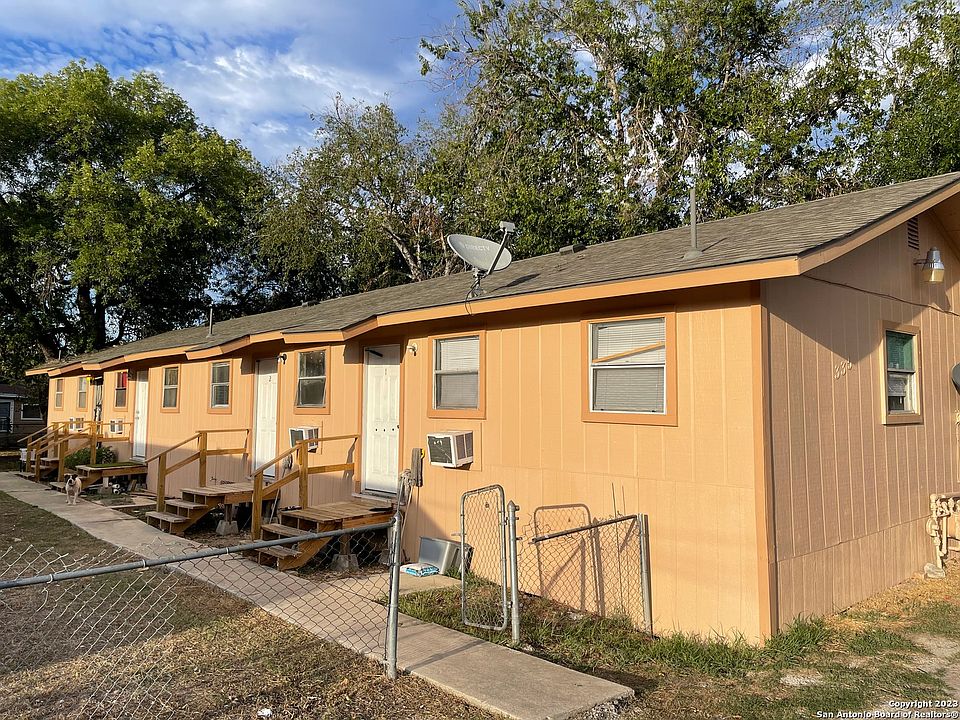 1st image of 335 Clovis Pl