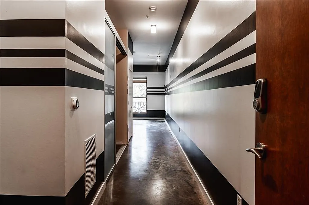 1 bed, 1.0 bath, 796 sqft, $1,795 — Photo 1