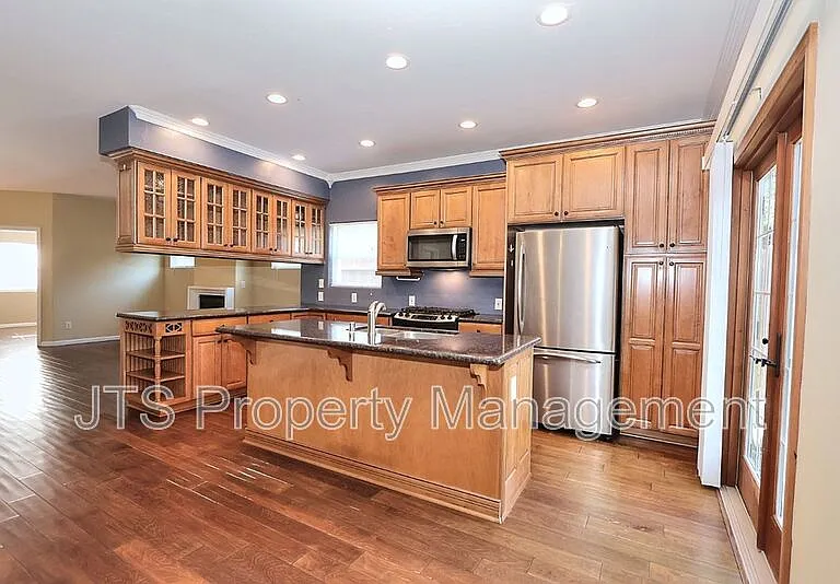 3657 24th St — Photo 13