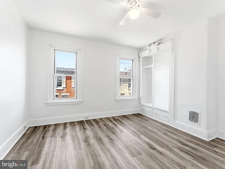 1831 E Clementine St — Photo 13