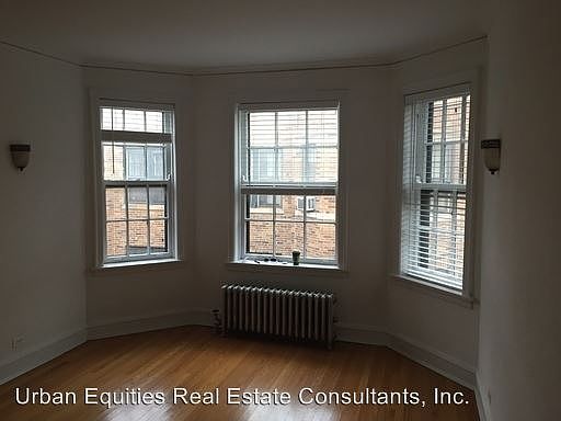 1st image of 4879 N Paulina St APT 3A