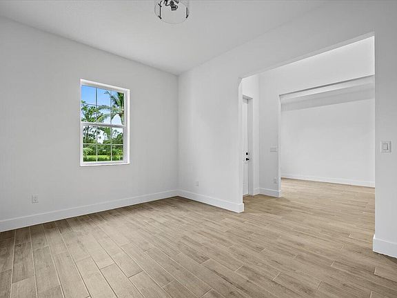 3rd image of 16701 84th Court