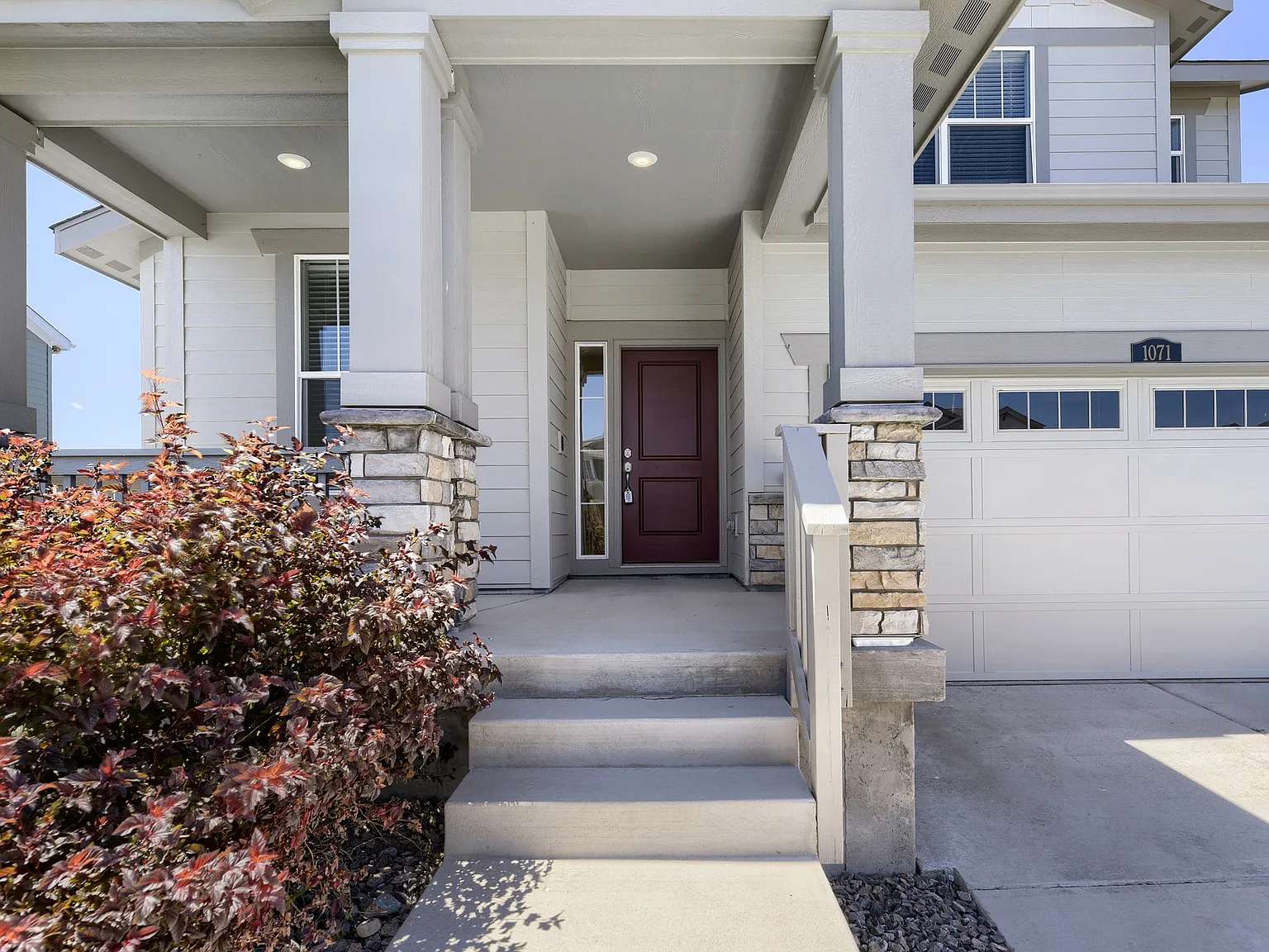 4 bed, 2.5 bath, 2377 sqft, $3,075 — Photo 3