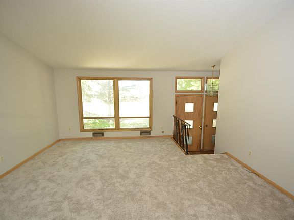 5th image of 3131 Court St