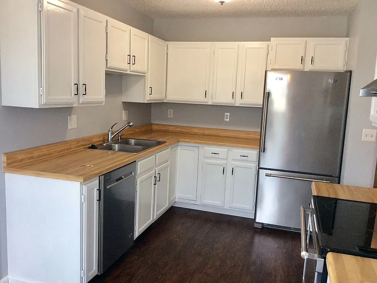 1347 Sims St — Photo 3