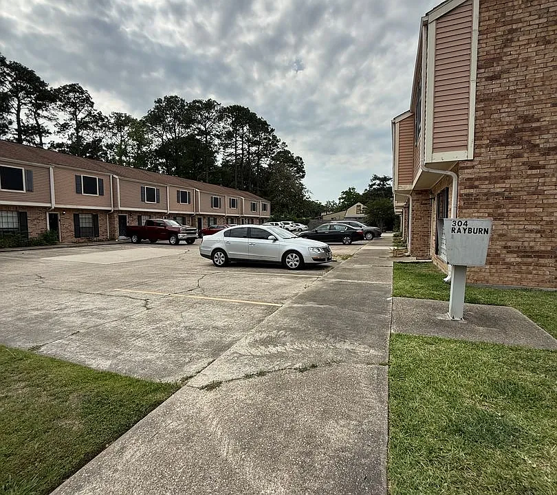 304 Rayburn St