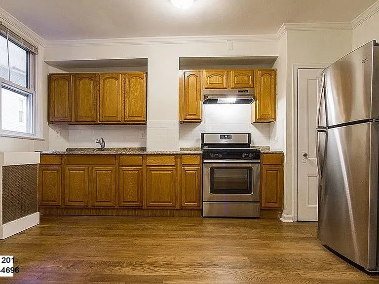 466 Mercer St #1 — Photo 1