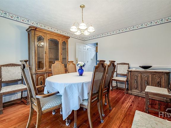 5th image of 168 Satinwood Road