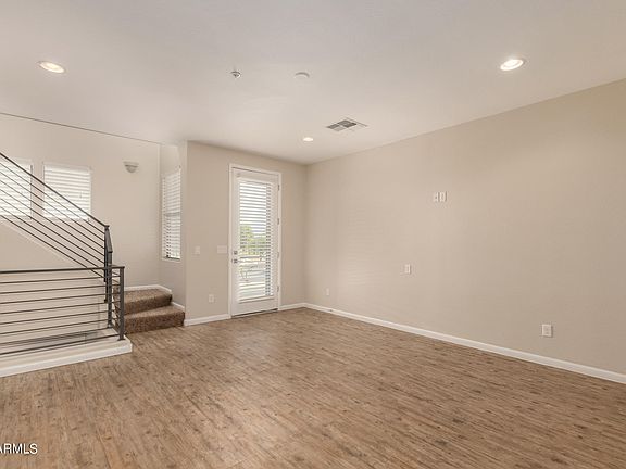 5th image of 2090 S DORSEY Lane #1050