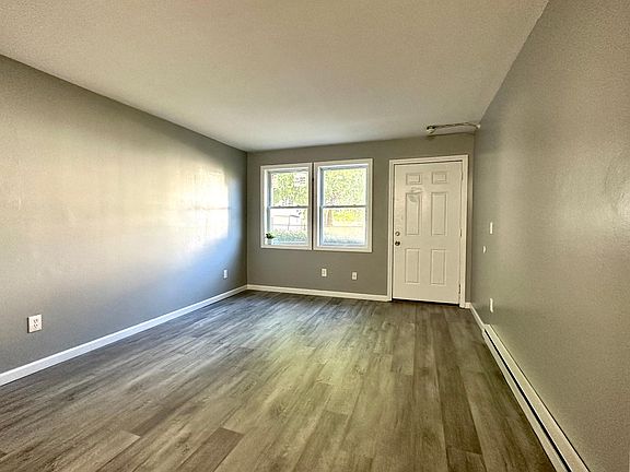 2nd image of 21 E Bartlett St #6