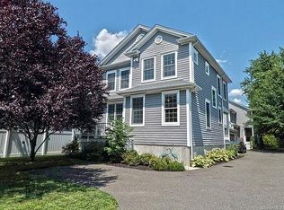 635 Reef Rd, Fairfield, CT 06824