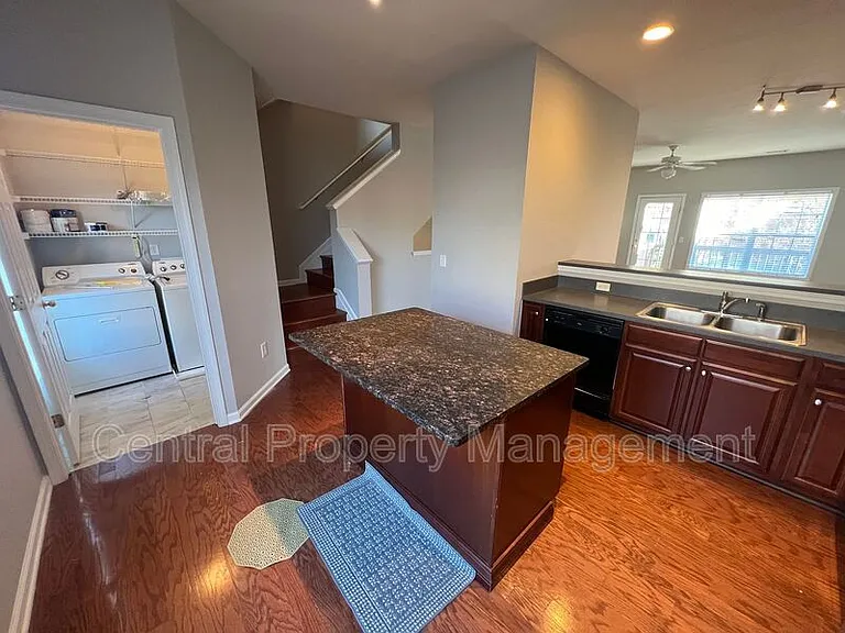 104 Chalet Pl — Photo 5