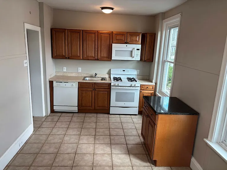 213 Green Ln — Photo 36