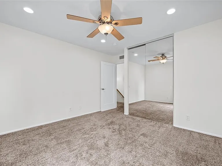 3 Opera Ln — Photo 23
