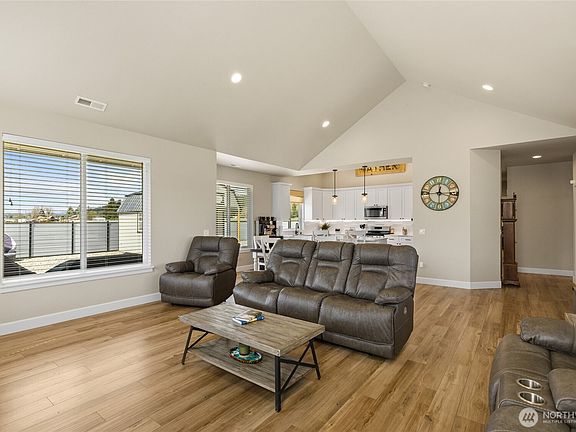 3rd image of 370 Deer Meadow Drive