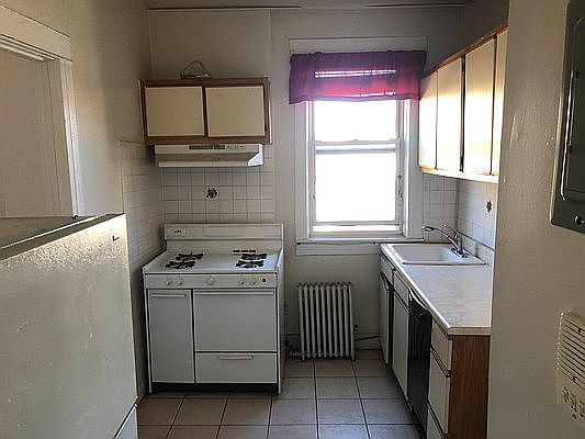 3rd image of 41-16 30th Ave #3R