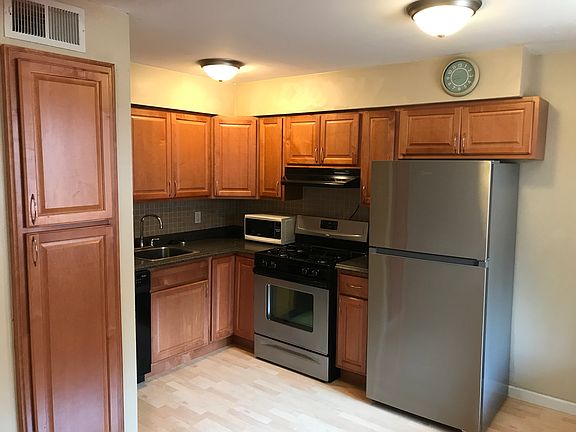 3rd image of 7125 South St APT 208