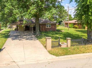 208 W 10th Ave, Belle Plaine, KS 67013