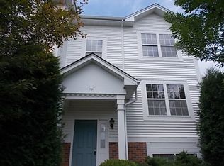 1 W Big Horn Dr, Hainesville, IL 60073