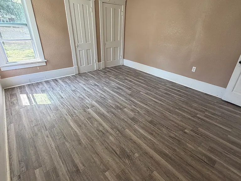 5235 Walker Ave — Photo 8