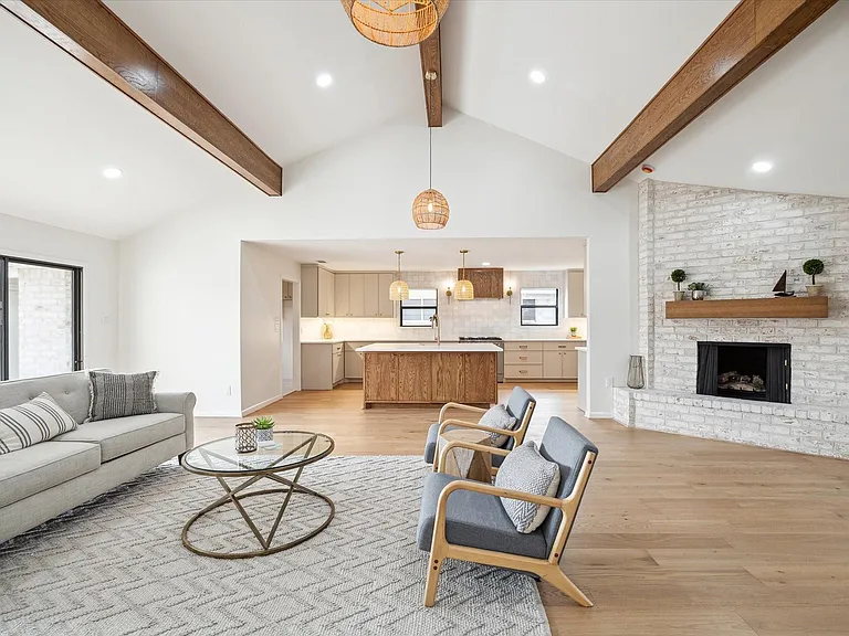 7715 Twin Hills Dr — Photo 11