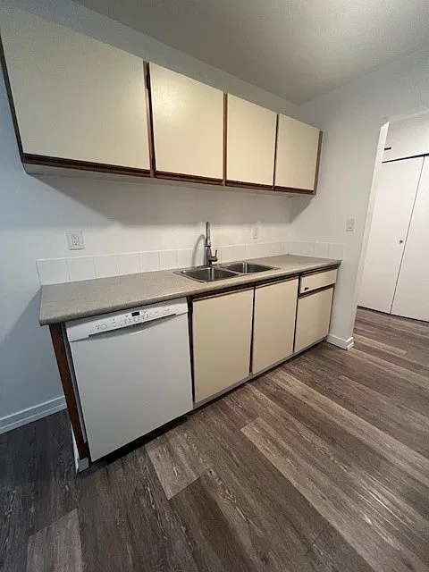 10011 150th St — Photo 3