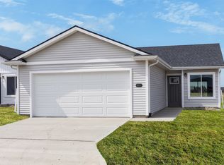 2211 Legacy Dr, Norwalk, IA 50211