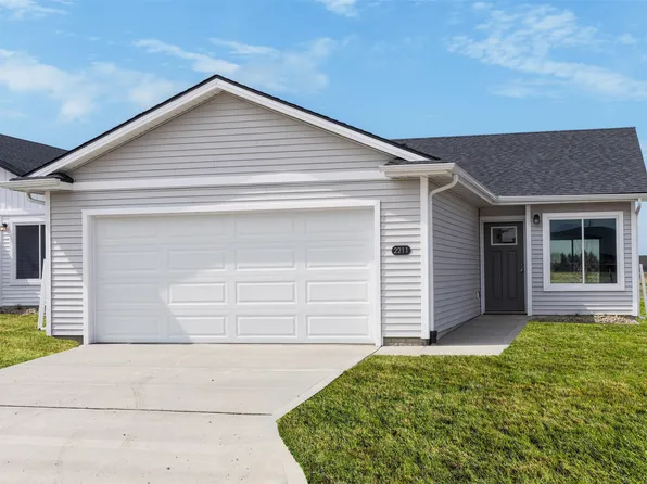 2211 Legacy Dr, Norwalk, IA 50211