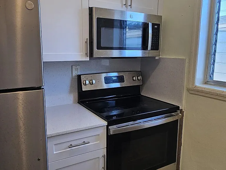 15610 NE 6th Ave #37B — Photo 30