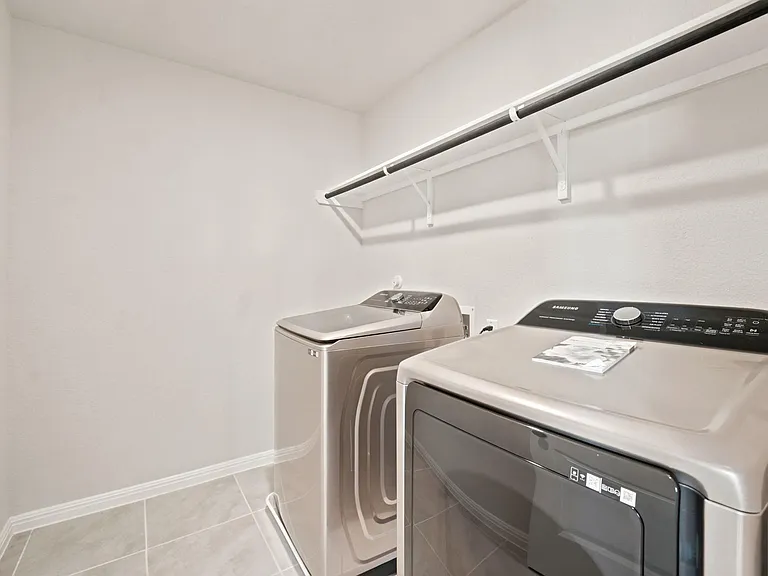 212 Swinging H Ln — Photo 19