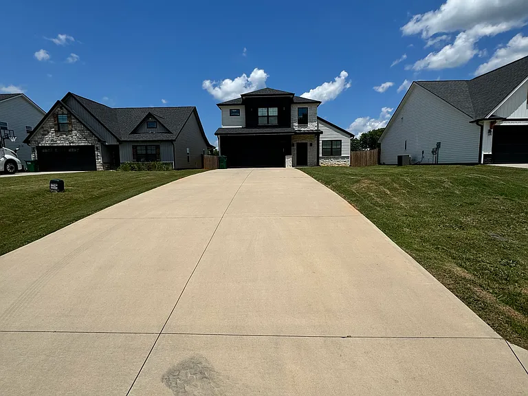 320 Ben Johnson Rd — Photo 1
