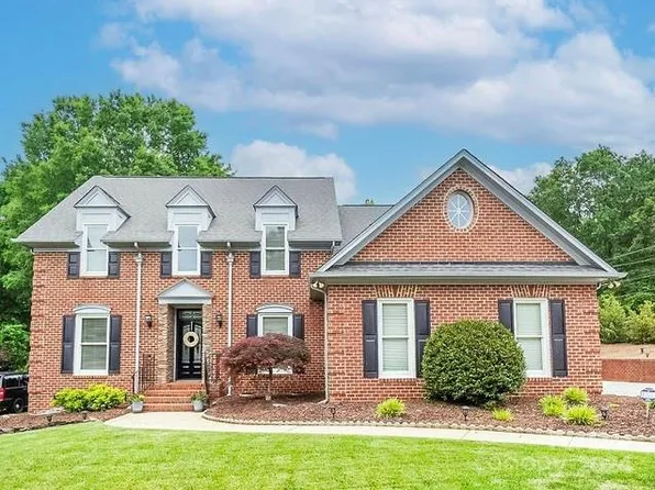 3700 Drayton Hall Ln, Charlotte, NC 28270