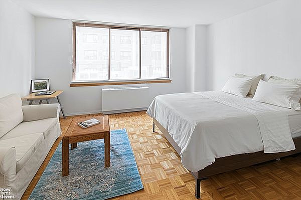 1st image of 235 E 40th St APT 3J