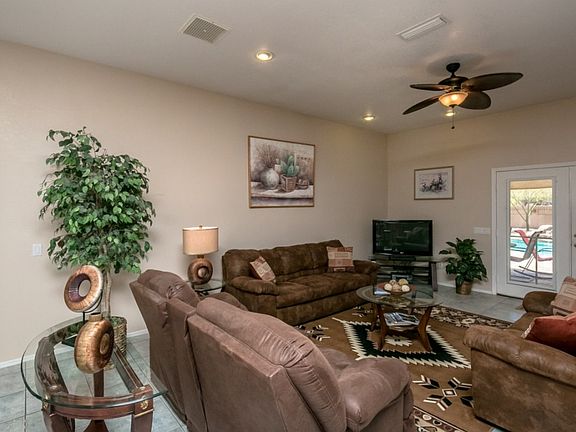 4th image of 900 Moccasin Ln