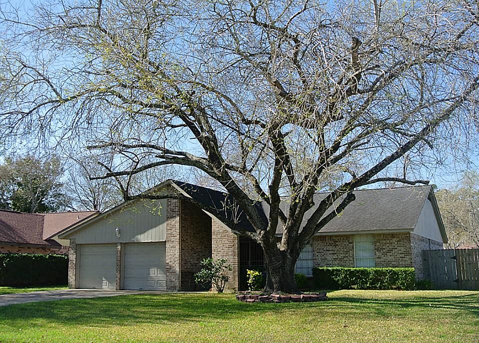 1st image of 3927 Wintergreen Dr