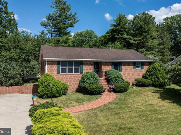 405 Sugar Maple Ln, Harrisonburg, VA 22801