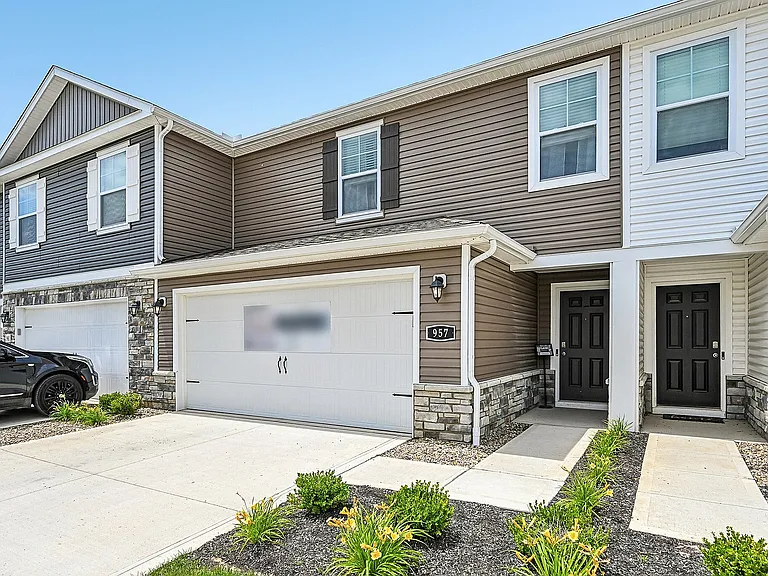 Villas at Maplewood North — Photo 13