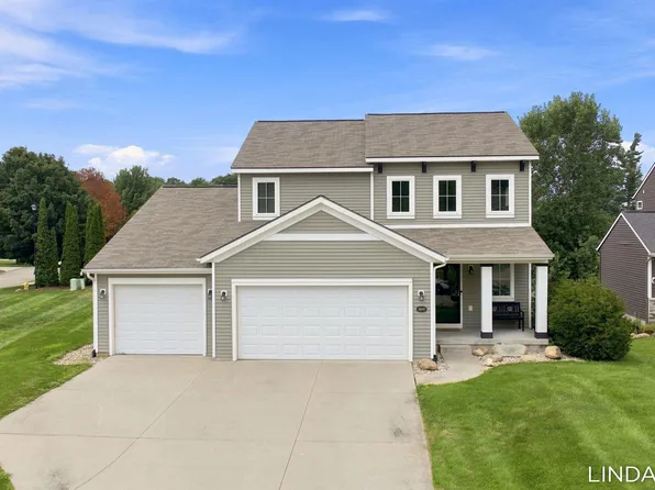 16849 Arbor Way Dr, Nunica, MI 49448