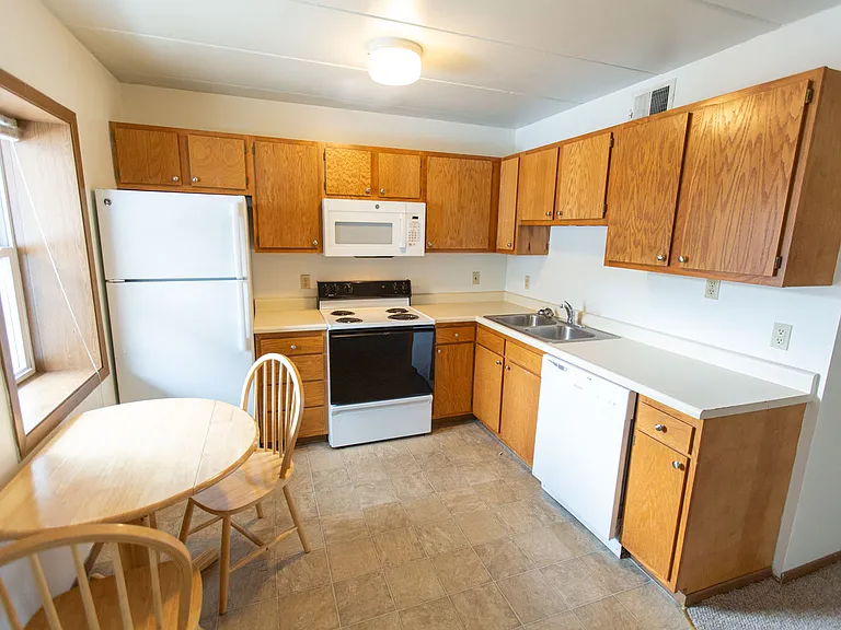 327 Willey St — Photo 2