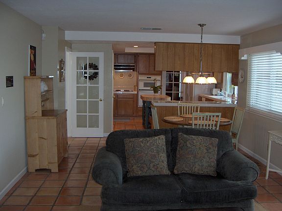 Kitchen Nook/Family Room Alt View